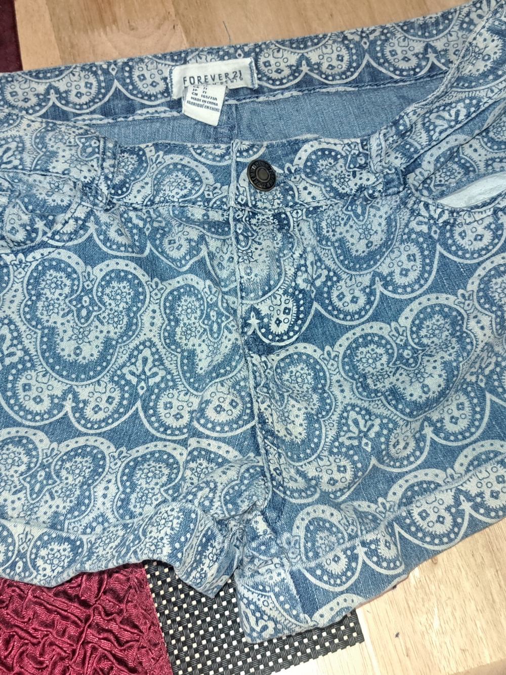 Forever 21 Light Blue Paisley Print Denim Shorts Sz 28